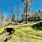 Creekside Suite Sleeps 2 Creek Frontage Bbq
