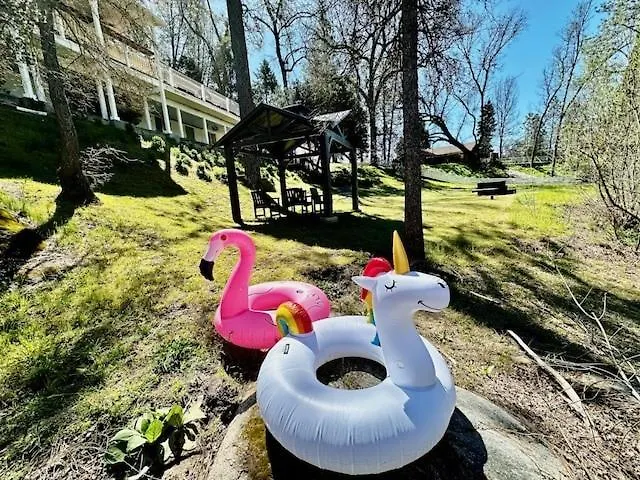 Creekside Suite Sleeps 2 Creek Frontage Bbq