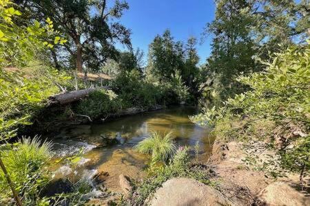Creekside Sleeps 2 Creek Frontage Bbq Holiday home
