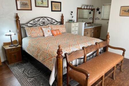 Holiday home Creekside Sleeps 2 Creek Frontage Bbq *